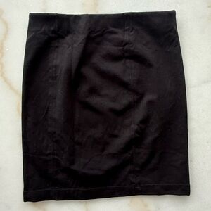 Aritzia Classic Black Women's Pencil Skirt